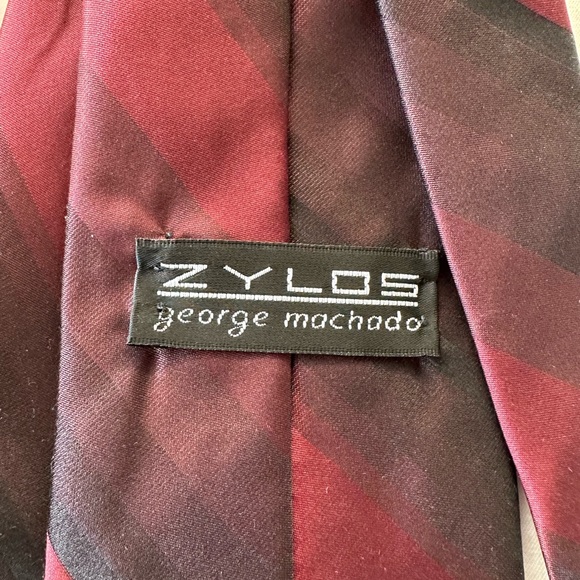 Bundle (3) NWOT Van Heusen, Zylos and Kenneth Roberts men’s ties - Picture 15 of 16